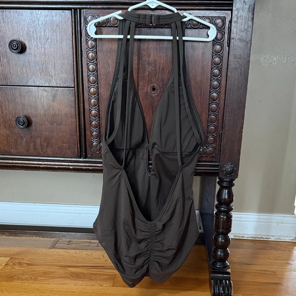 Vince Camuto Plunge One-Piece Swimsuit Womens 10 - Picture 2 of 8